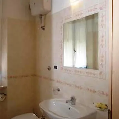 Πανσιόν Elisa Πίζα